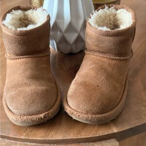 Toddler mini Uggs Boots